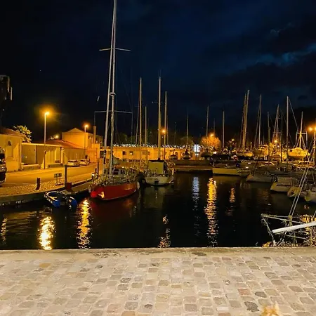 Le Des Demoiselles Apartment Rochefort (Charente-Maritime)