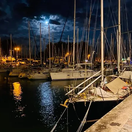 Le Des Demoiselles Apartment Rochefort (Charente-Maritime)