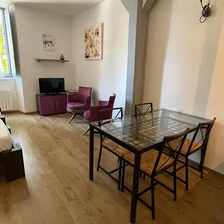 Le Des Demoiselles Apartment *